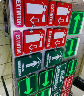 Señaletica en Acrilico