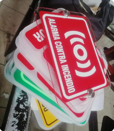 Señaletica en Acrilico